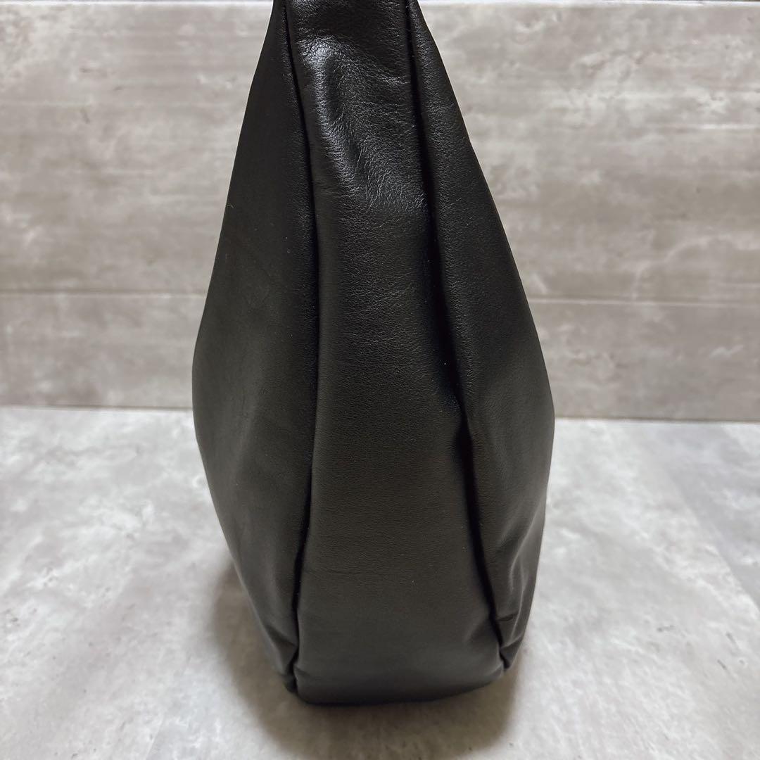 新品未使用 russet(ラシット)ソフトレザーラウンドビッグショルダーバッグ