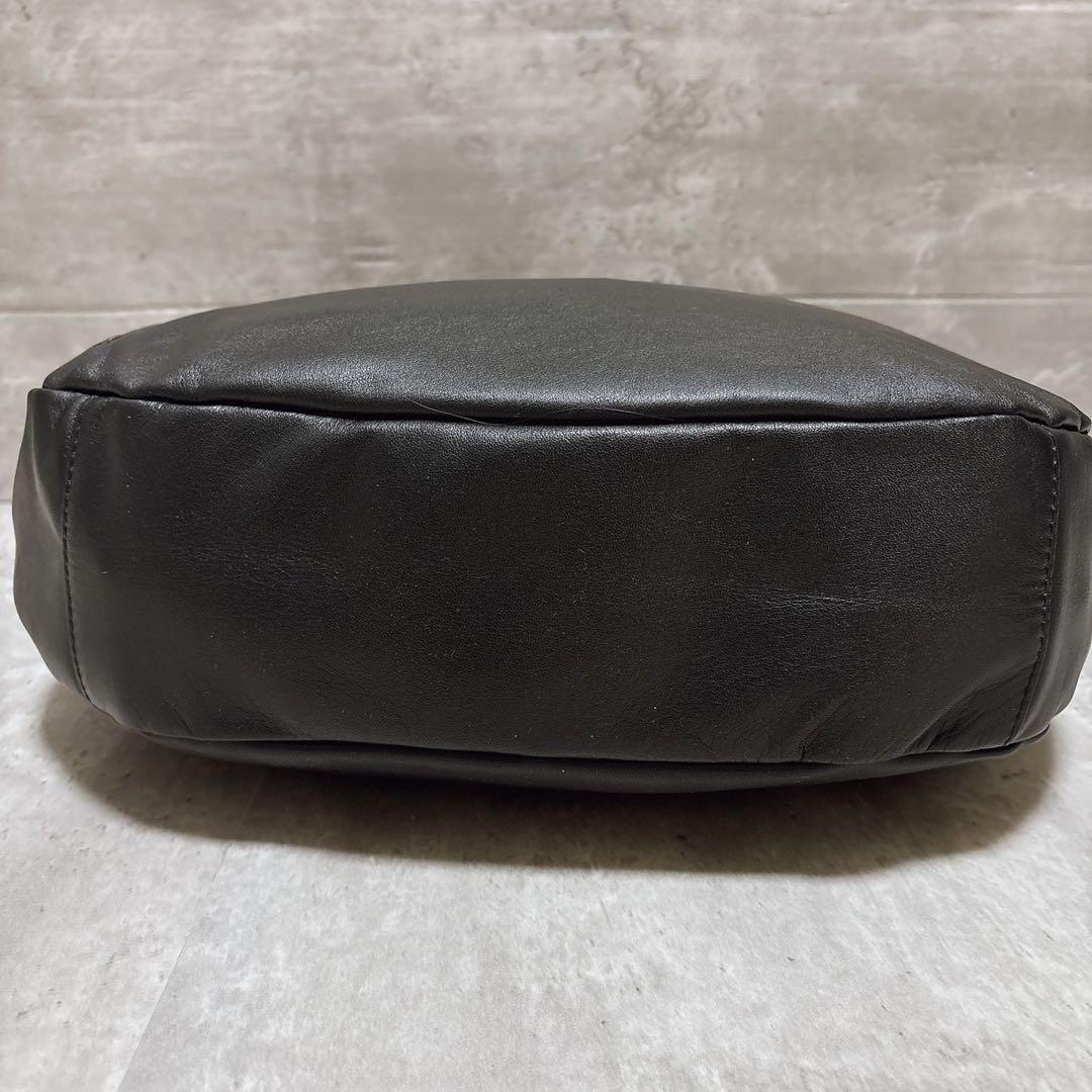 新品未使用 russet(ラシット)ソフトレザーラウンドビッグショルダーバッグ