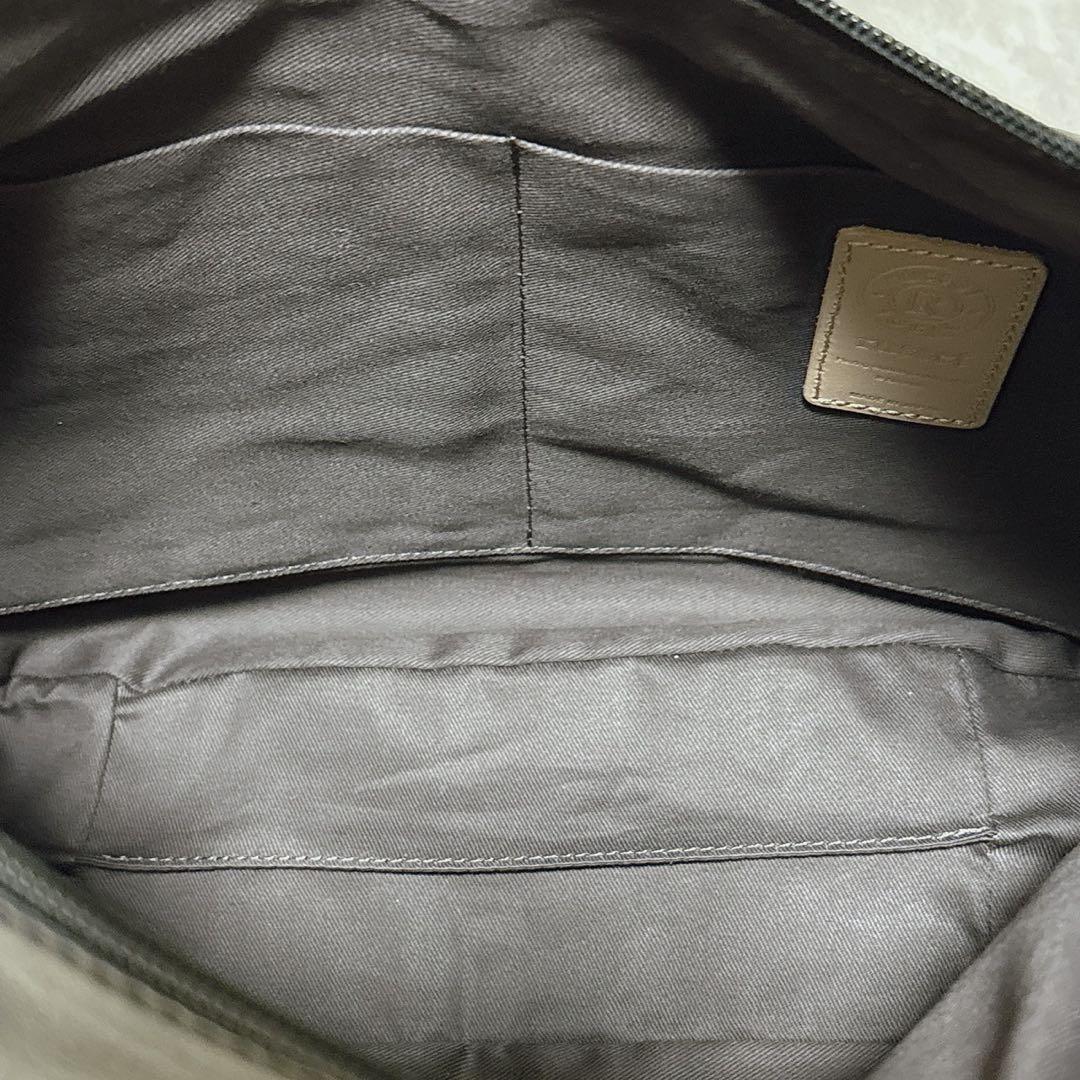 新品未使用 russet(ラシット)ソフトレザーラウンドビッグショルダーバッグ