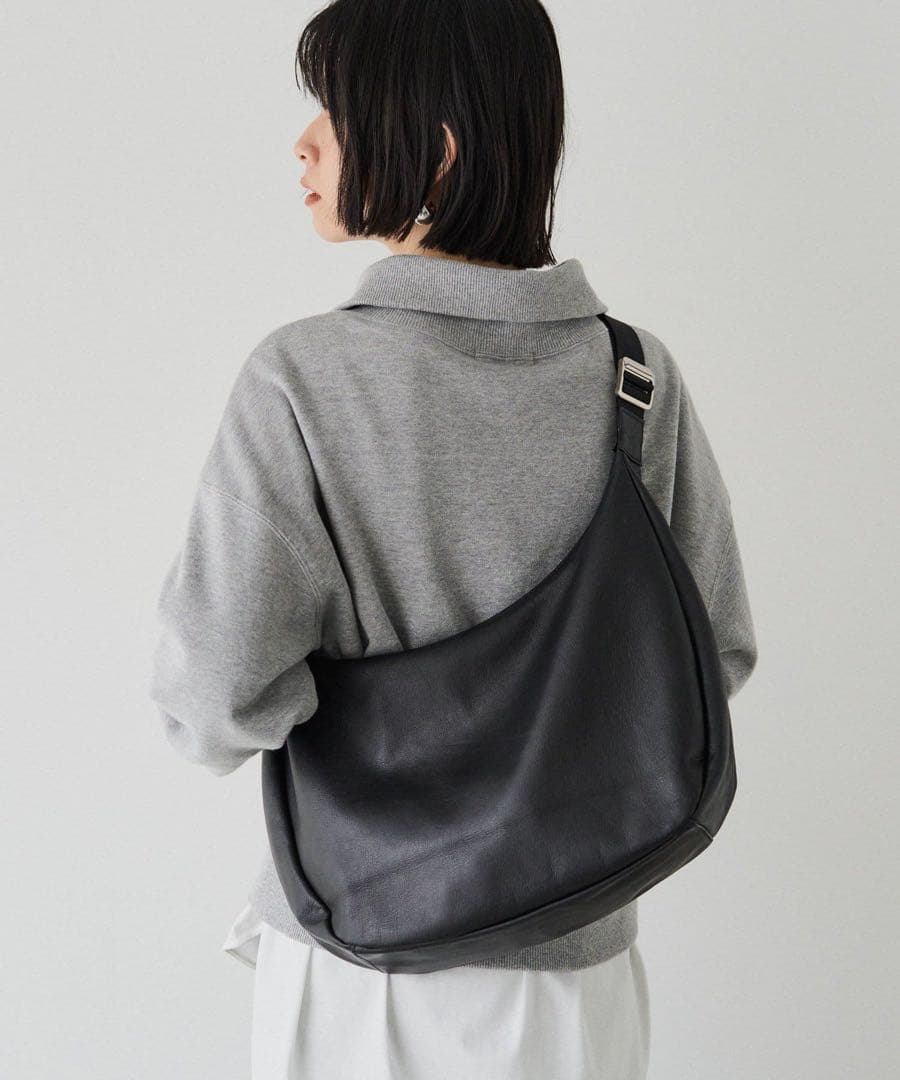 新品未使用 russet(ラシット)ソフトレザーラウンドビッグショルダーバッグ