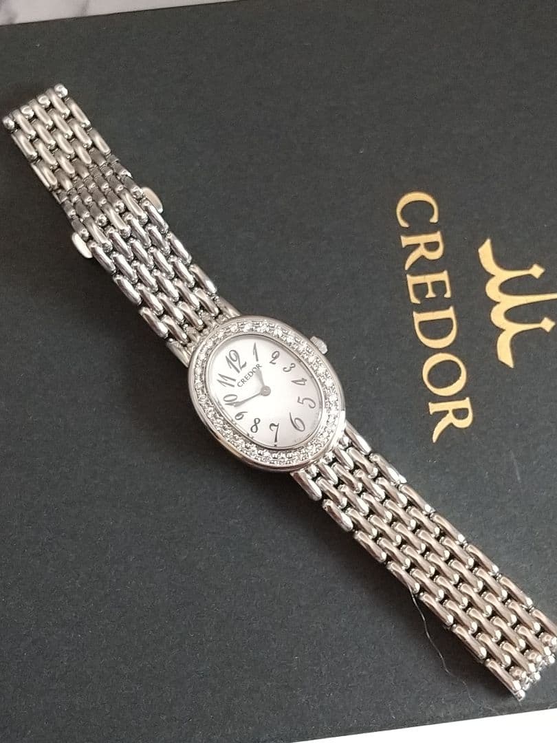 クレドール シグノ美品 白蝶貝 28Pダイヤベゼル 現行販売モデル クォーツ