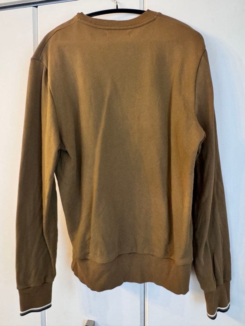 FRED PERRY ワンポイントロゴ刺繍 クルーネックスウェット　キャメルM