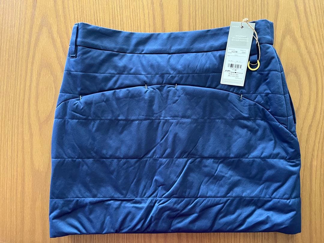 アディダス 長袖クルーネック セーター 中綿スカート 上下セット　セットアップ