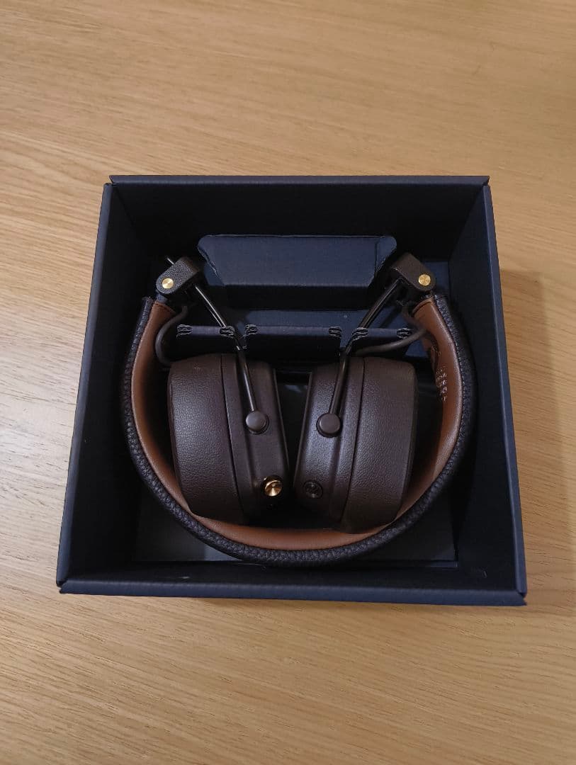 Marshall Major V ワイヤレスヘッドホン　ブラウン