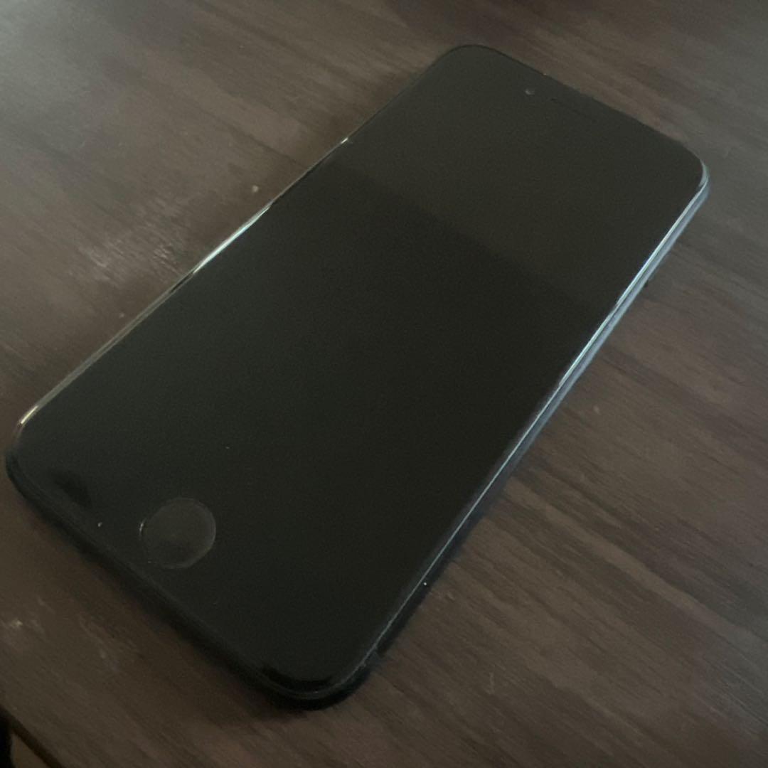 【美品】iPhoneSE 第二世代　本体　ブラック64GB SIMフリー