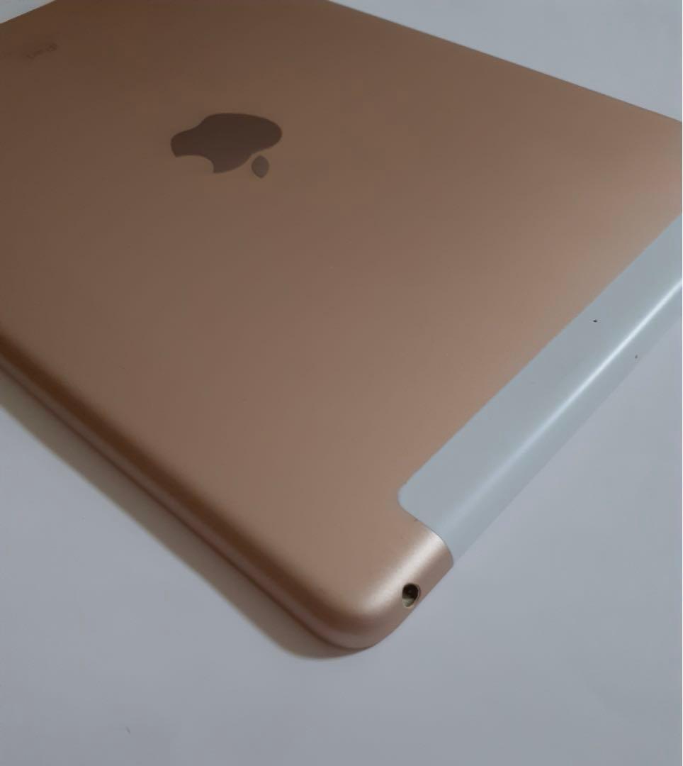 iPad 8 第八世代 32GB Wi-Fi + cellular ゴールド