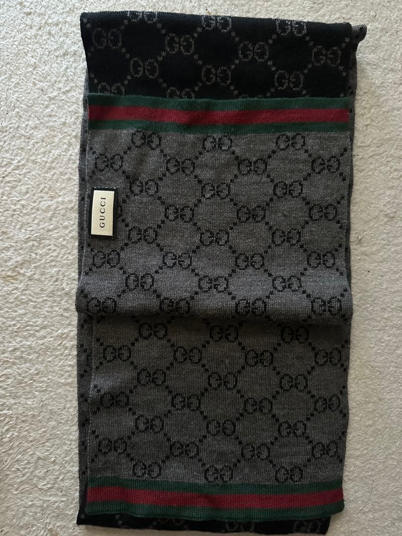 GUCCI GG ウールマフラー ブラック（型番: 325806）