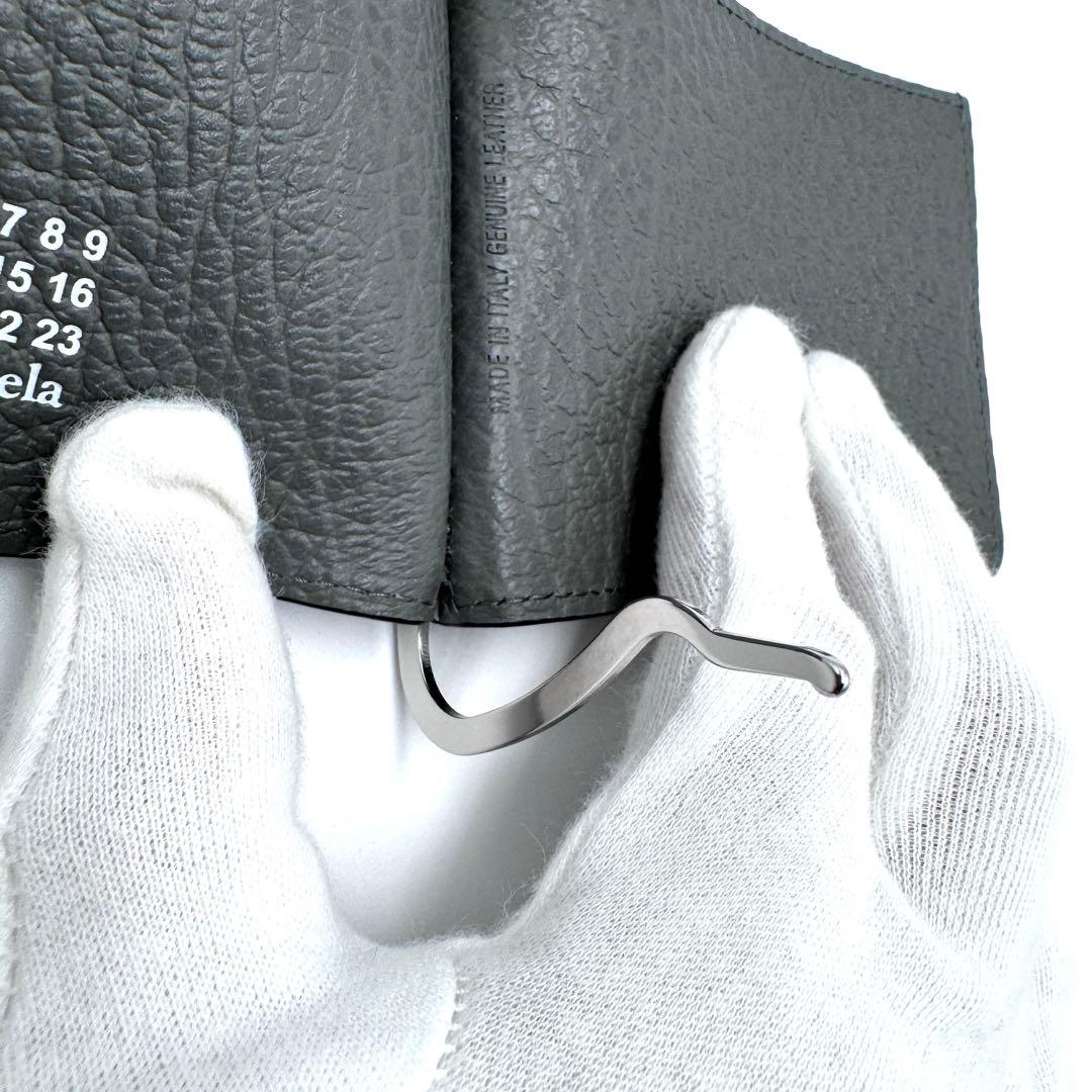 超美品☆メゾンマルジェラ 4ステッチ マネークリップ 小銭入れ付 グレー シボ革