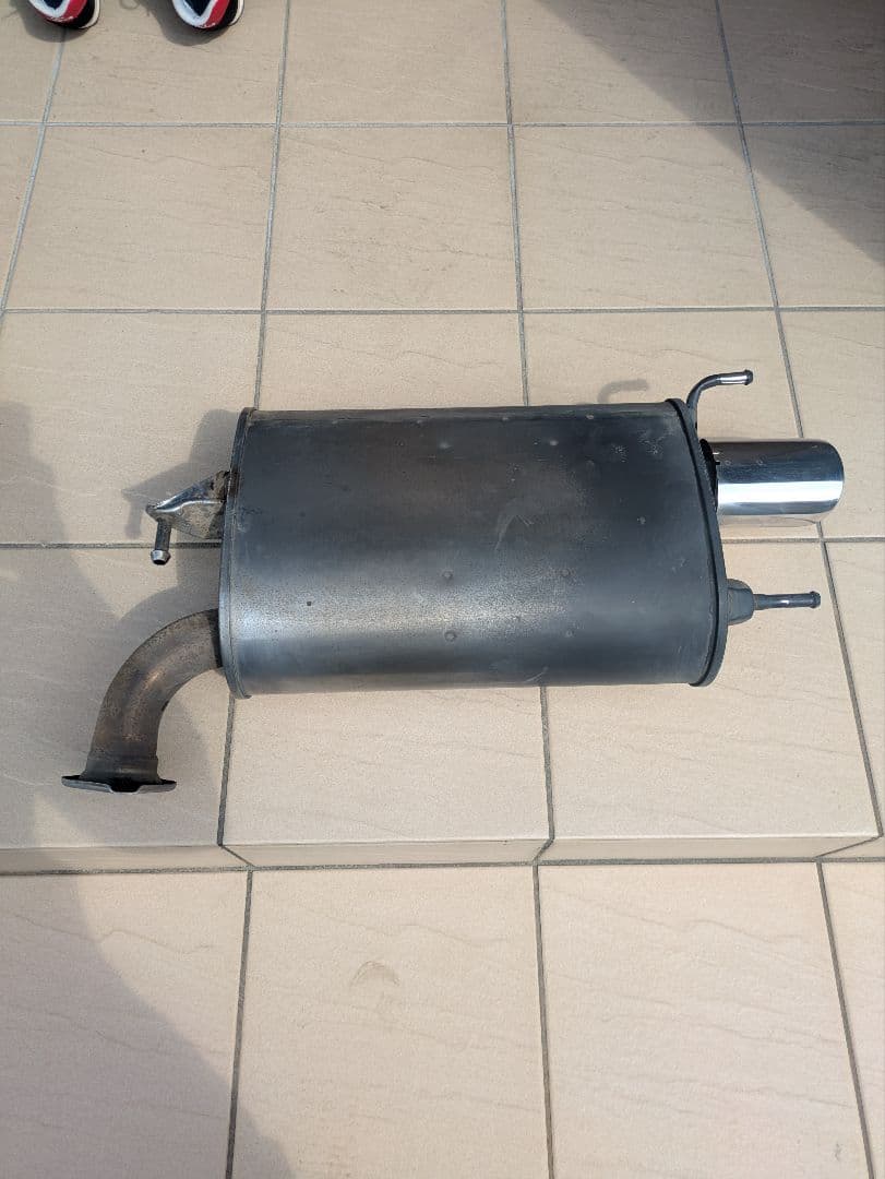 カムリ　マフラー