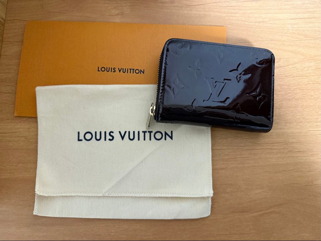 LOUIS VUITTON ヴェルニ ジッピーパース アマラント