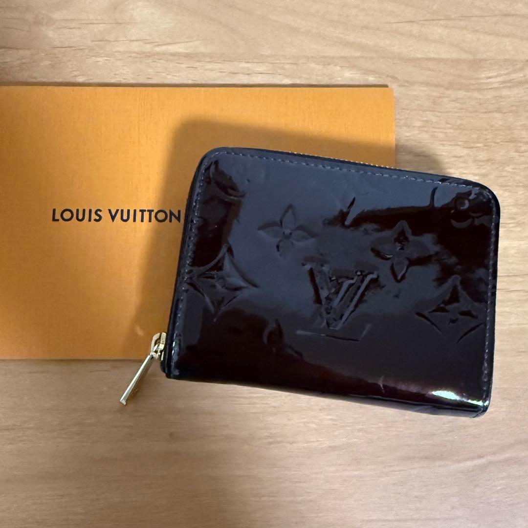 LOUIS VUITTON ヴェルニ ジッピーパース アマラント