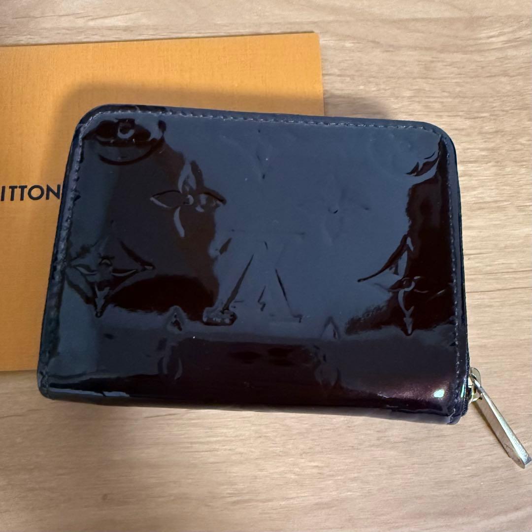 LOUIS VUITTON ヴェルニ ジッピーパース アマラント