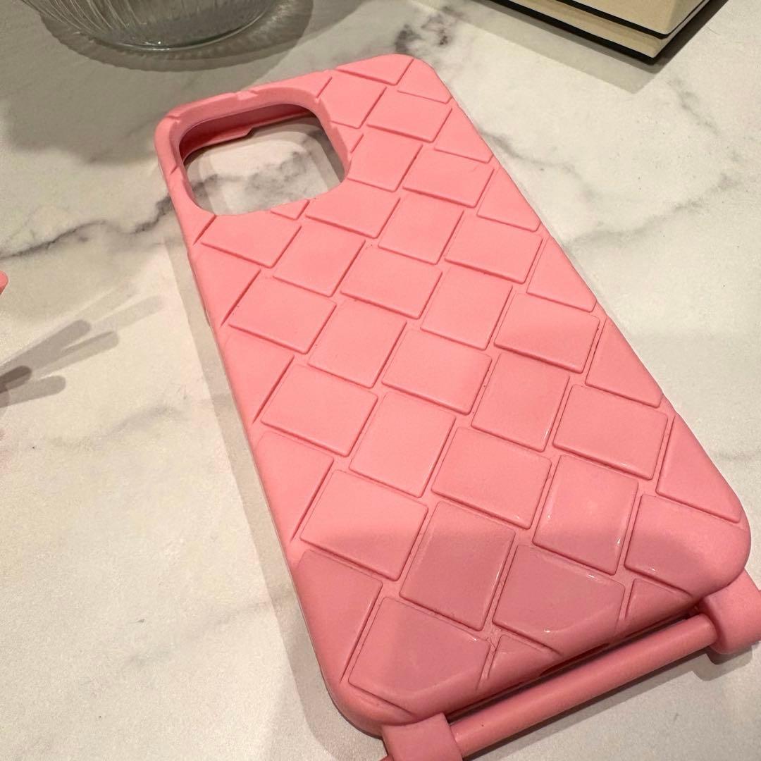 【美品】ボッテガヴェネタ　ストラップ　iPhone14pro max 携帯ケース