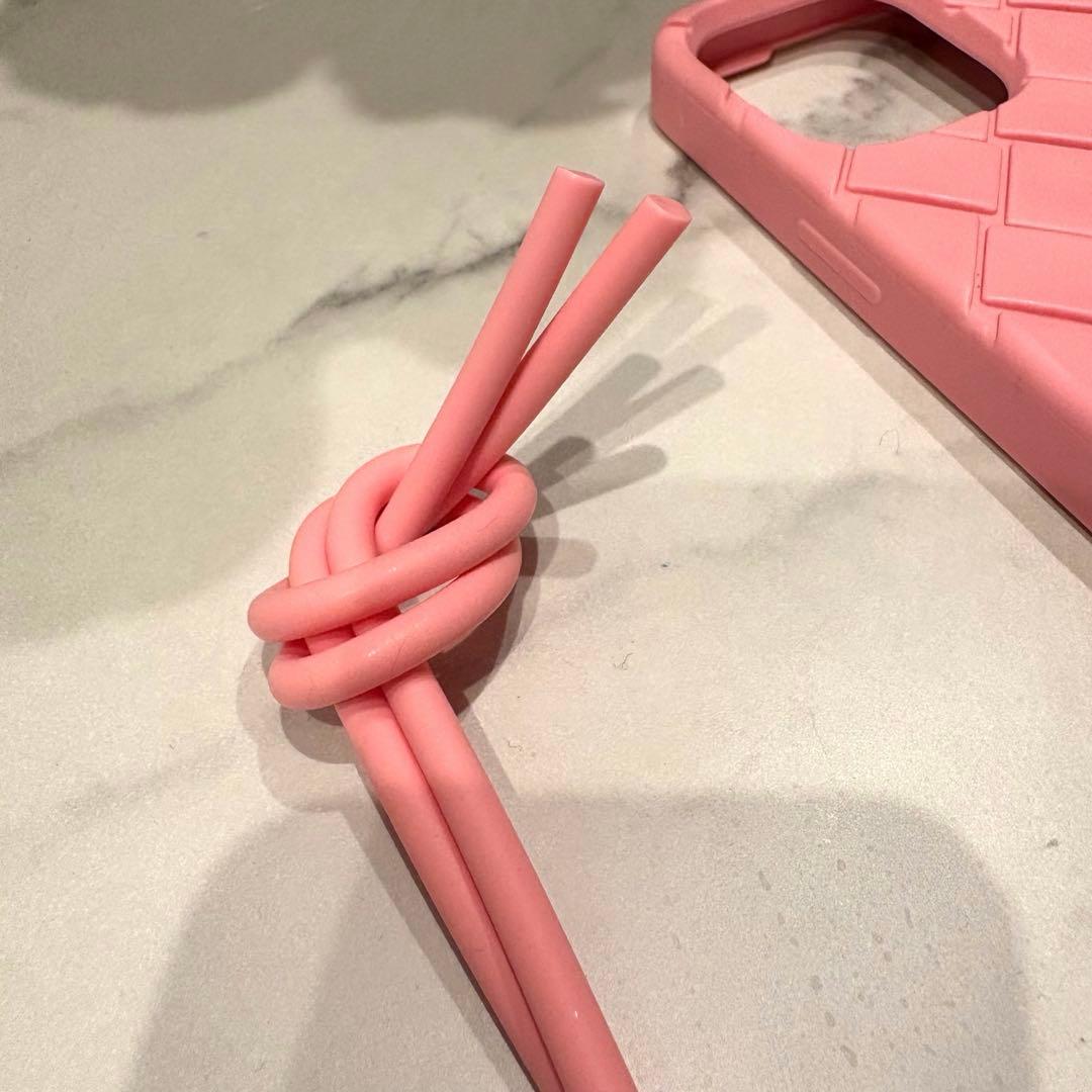 【美品】ボッテガヴェネタ　ストラップ　iPhone14pro max 携帯ケース