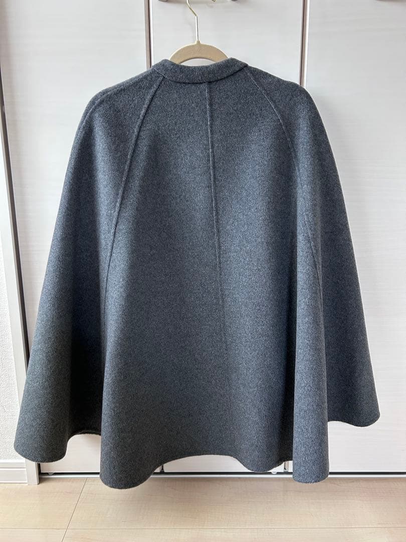 Mila Owen ミラオーウェン　ウール混スタンドカラーリバーケープコート