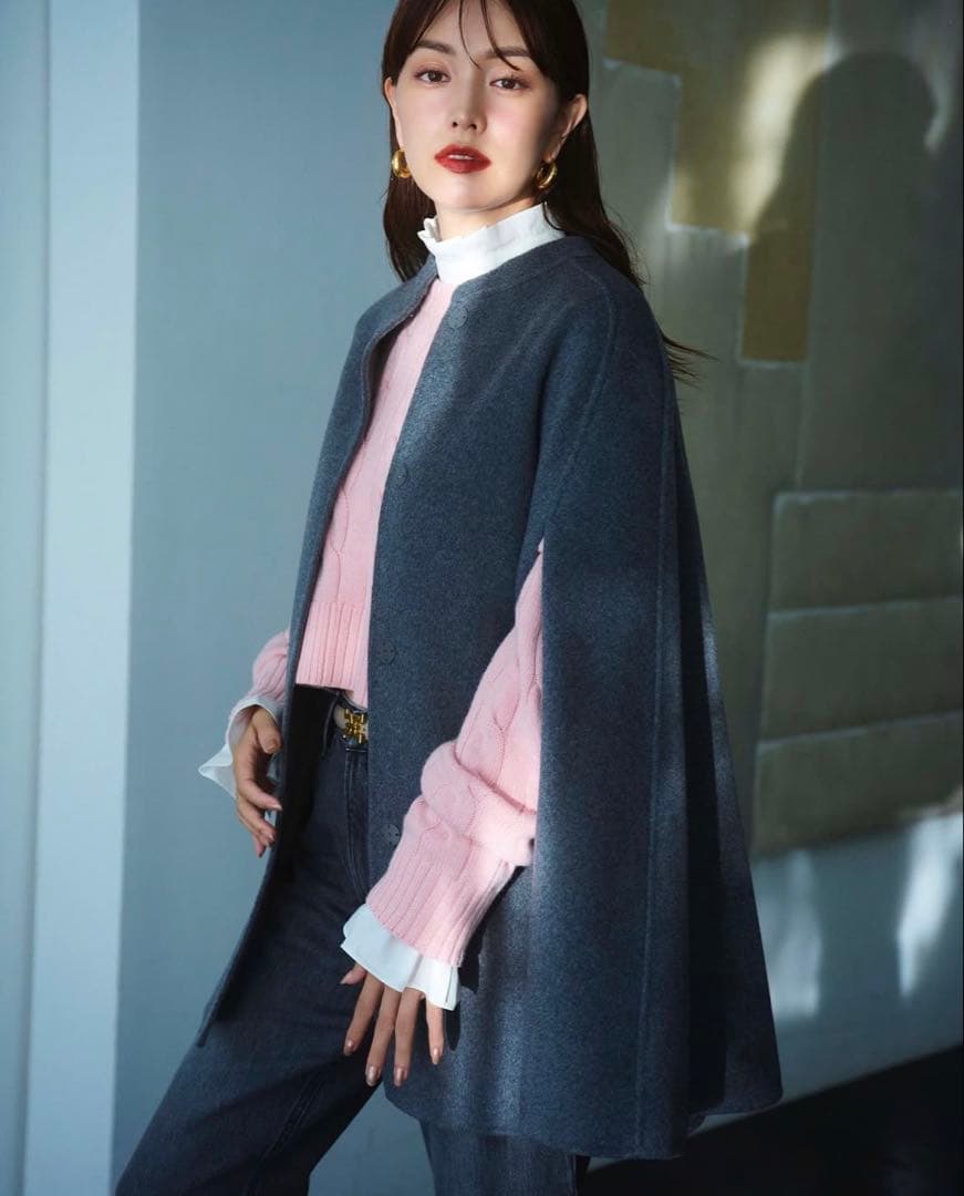 Mila Owen ミラオーウェン　ウール混スタンドカラーリバーケープコート