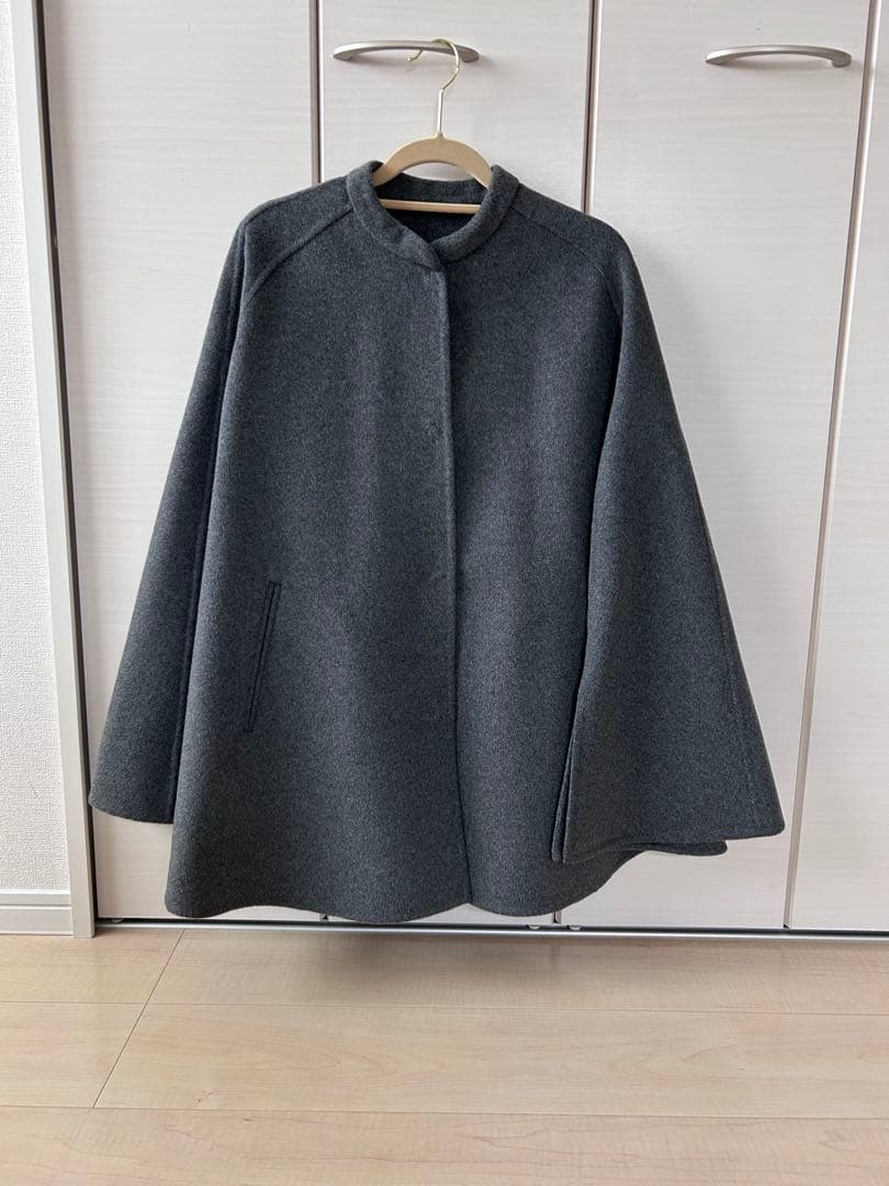 Mila Owen ミラオーウェン　ウール混スタンドカラーリバーケープコート