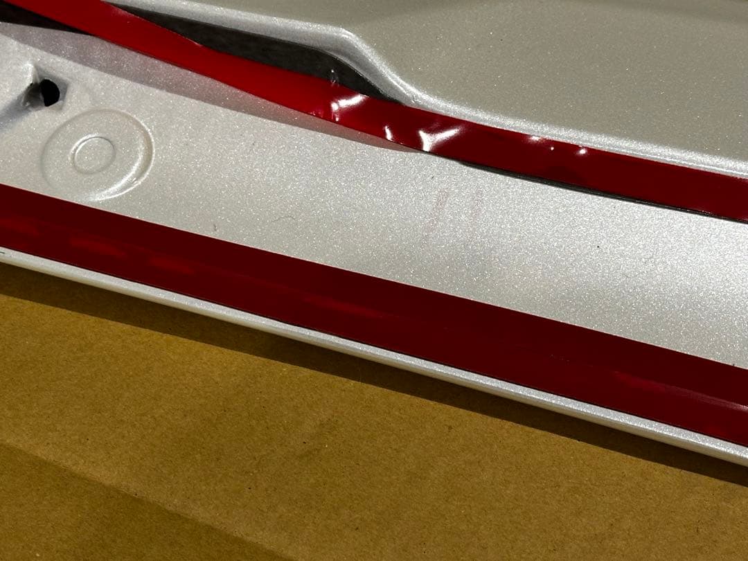 ハイエース200系　リアスポイラー　070パールホワイト