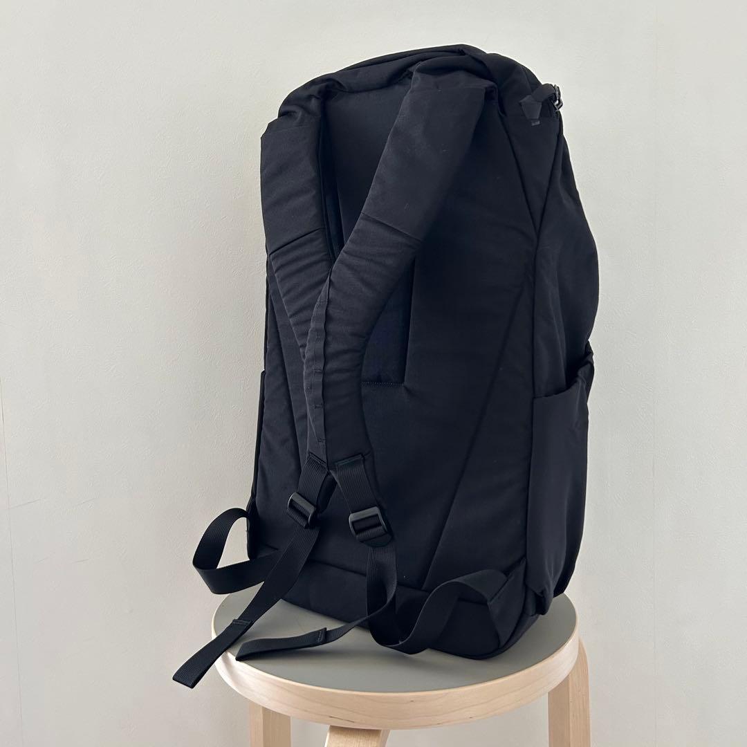 【美品】EVERGOODS CIVIC HALF ZIP 26L バックパック黒