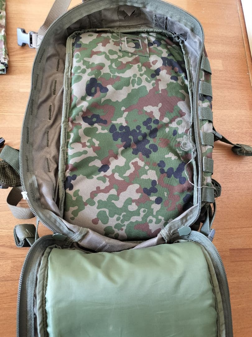 【専用】自衛隊迷彩服上下バックパック弾帯セット
