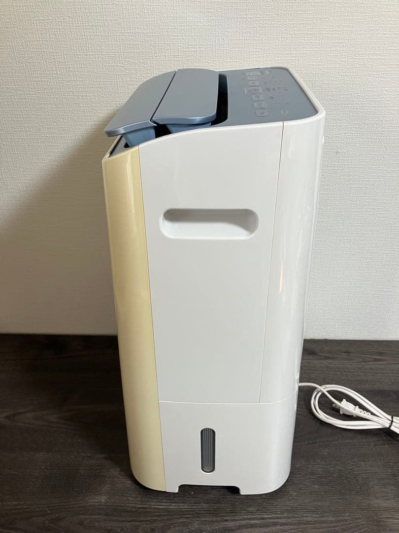 A2B07■SHARP 空気清浄除湿機 CV-EF120-W 衣類乾燥除湿機