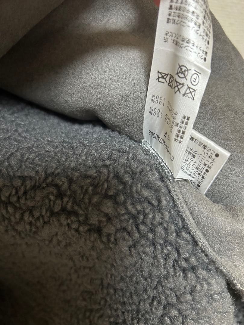 新品　今季　完売品　ジェナ　バーボタンムートンジレ　チャコールグレー