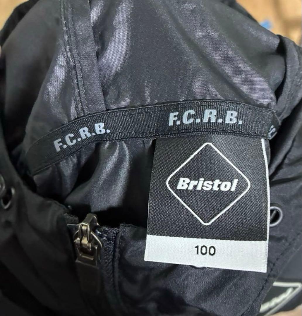 F.C.Real Bristol フード付きジャケット 黒/白
