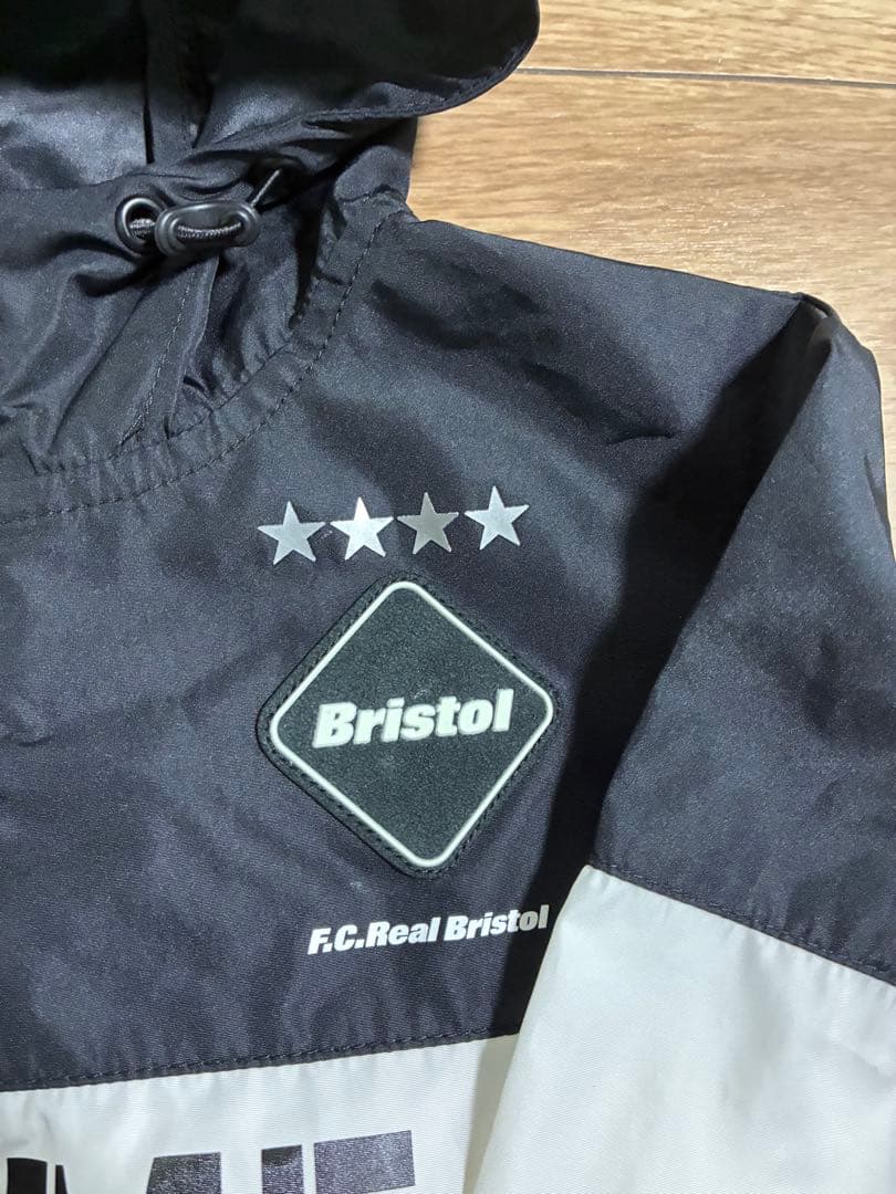 F.C.Real Bristol フード付きジャケット 黒/白