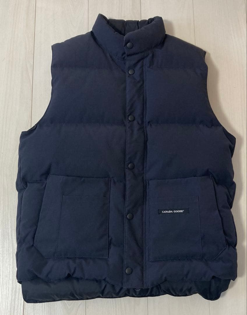 カナダグース　ダウンベスト