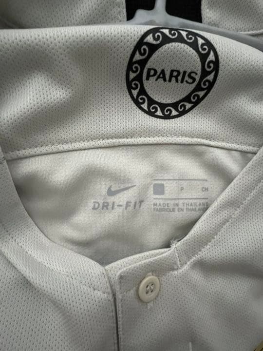 ノートルダム大聖堂火災寄付品　PSGユニフォーム　ムパッペ