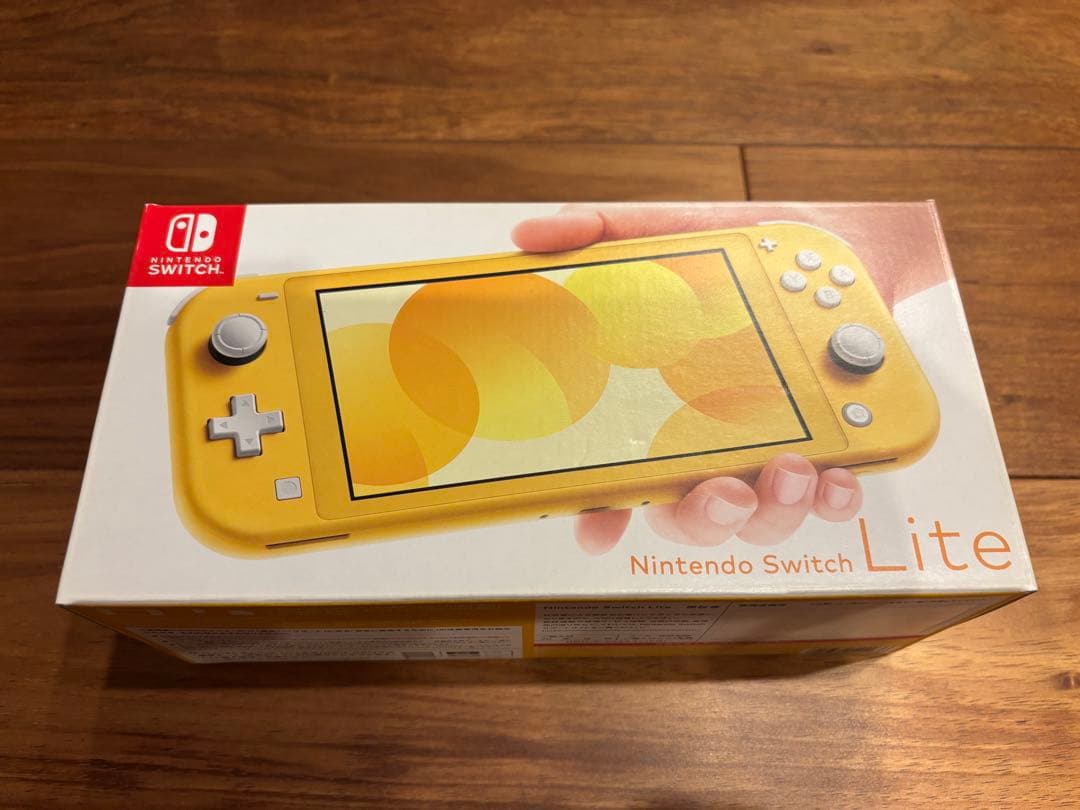 Nintendo Switch Lite イエロー ピカチュウ ケース付き