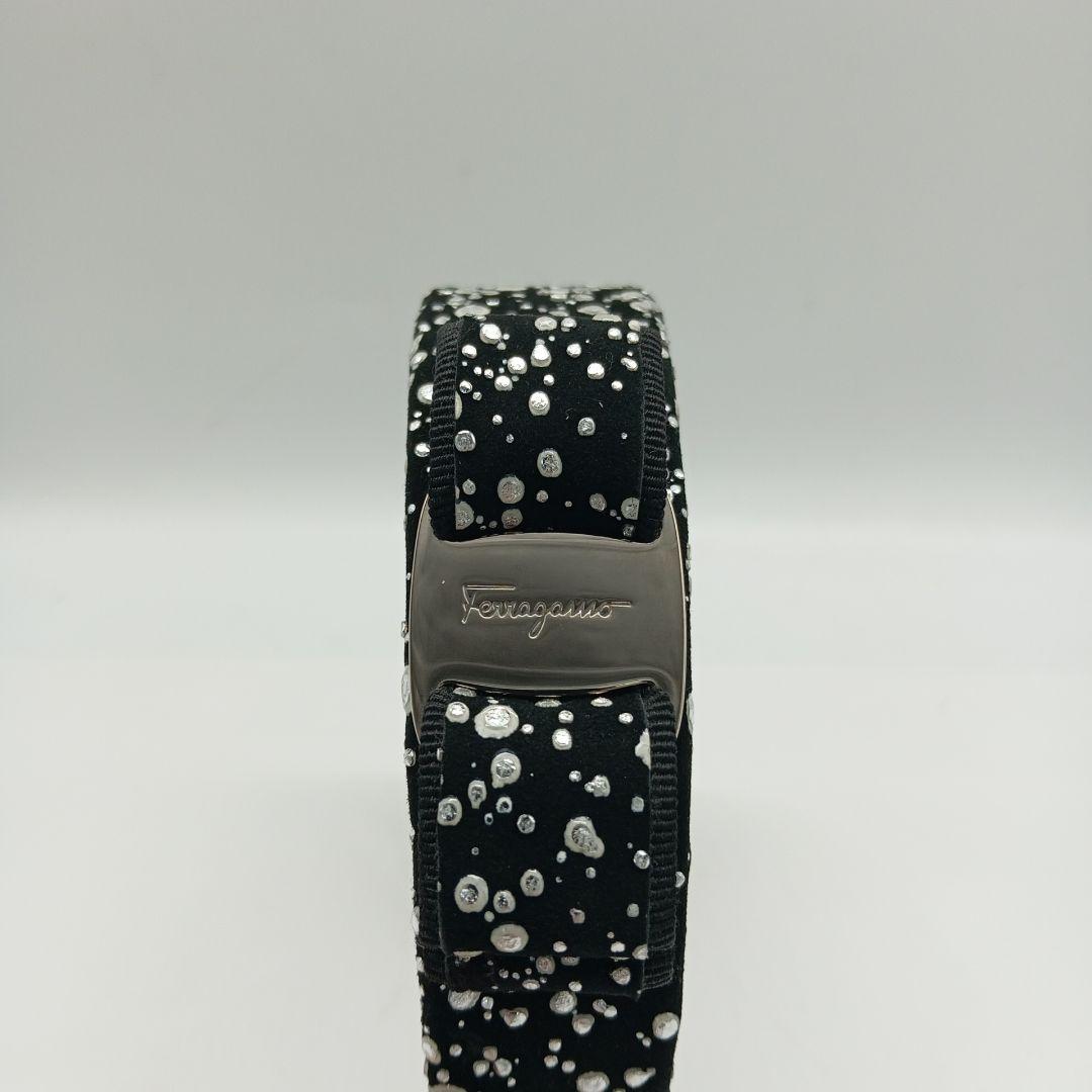 KM067 サルバトーレフェラガモ 美品 ヴァラリボン カチューシャ 髪留め