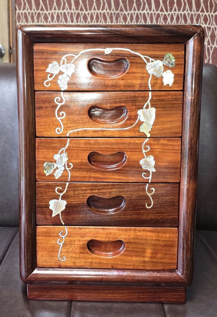 螺鈿家具 螺鈿細工 唐木 花梨 引き出し 五段 チェスト 無垢材　ラデン細工