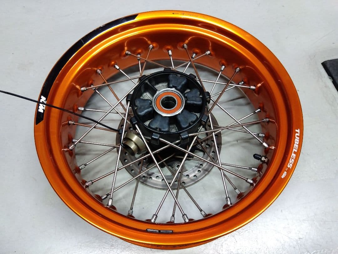 KTM690SMCR用オレンジ チューブレスホイール
