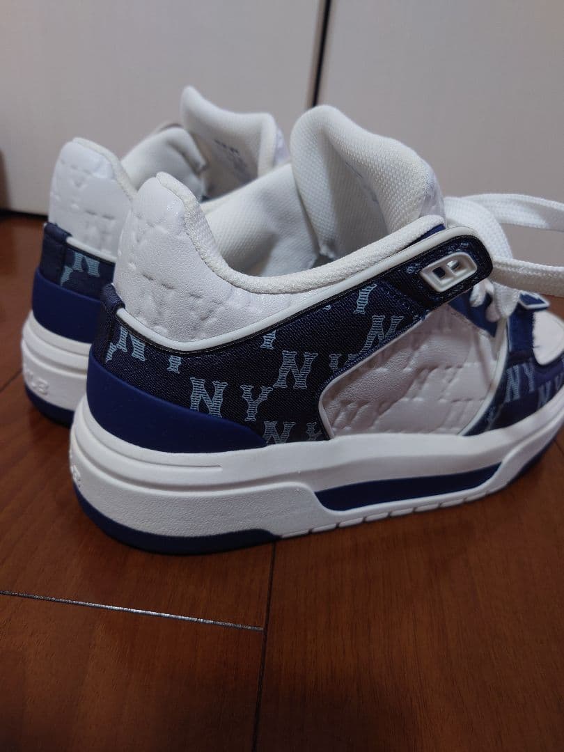 値下げ★MLB ニューヨーク・ヤンキース スニーカー24cm