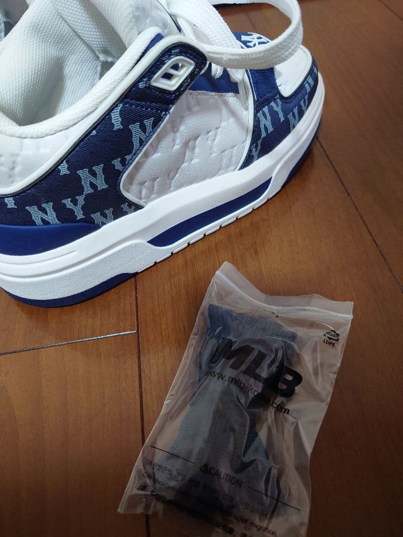 値下げ★MLB ニューヨーク・ヤンキース スニーカー24cm