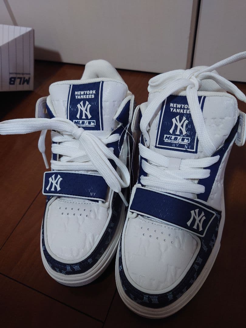 値下げ★MLB ニューヨーク・ヤンキース スニーカー24cm