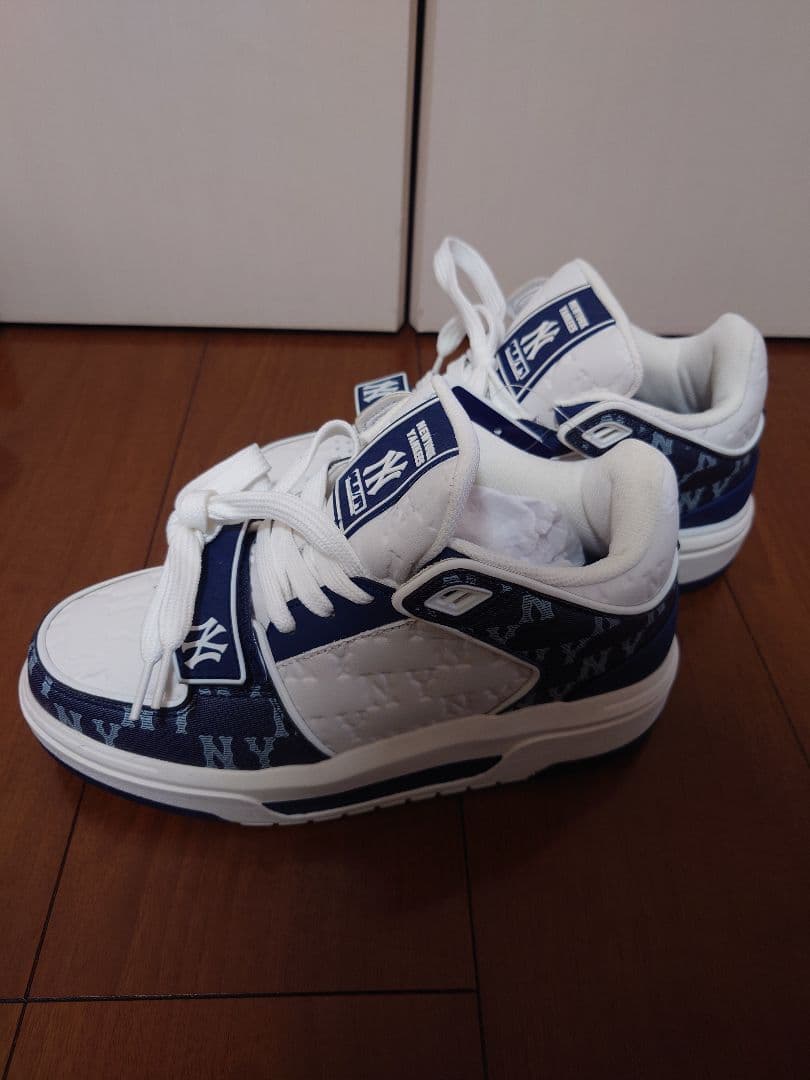 値下げ★MLB ニューヨーク・ヤンキース スニーカー24cm