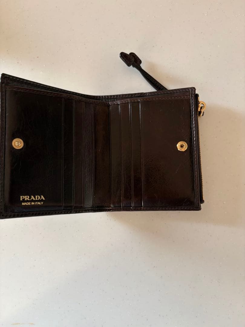 【正規品】PRADA ソフトルックレザー財布　トライアングル　ロゴ