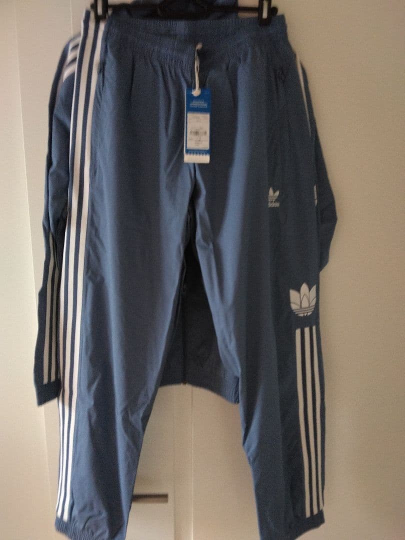 新品未使用　アディダス　メンズ　シャカシャカ　上下　Mサイズ　オリジナルス
