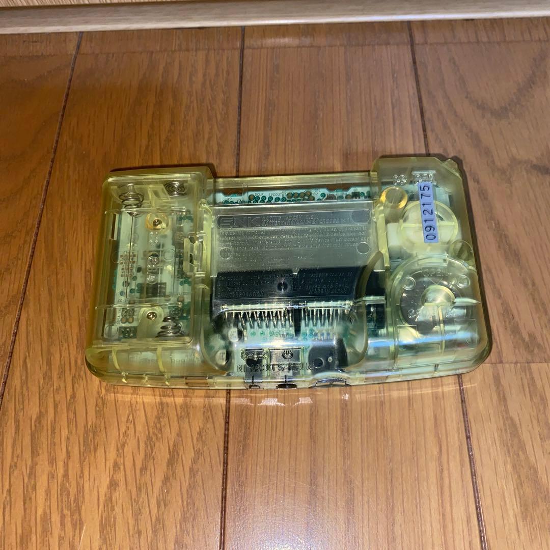 ネオジオポケットカラー　クリスタルイエロー