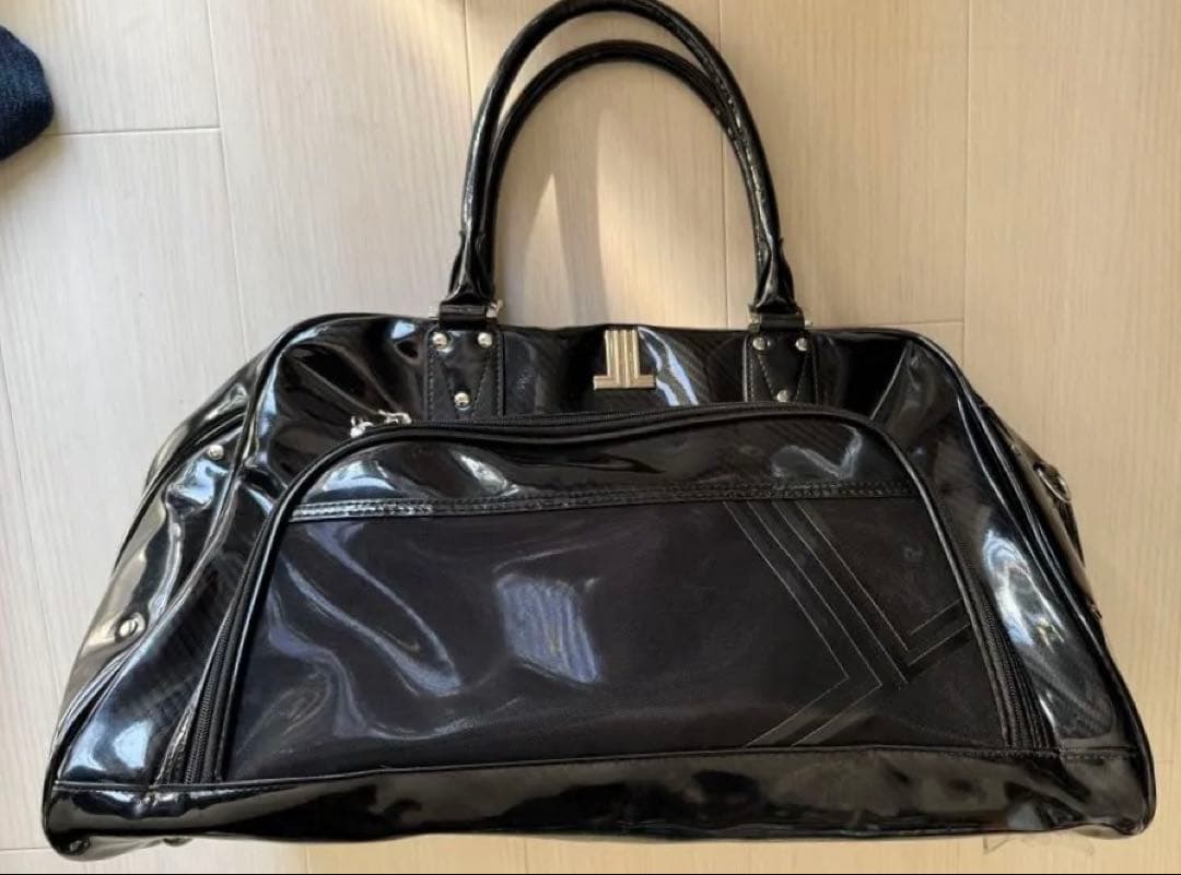 LANVIN SPORT さすが高級志向の光沢メタリックブラックの輝き特典3点組