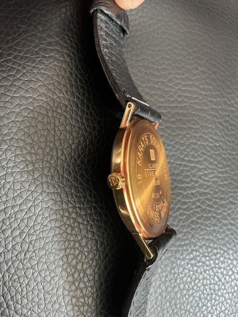 s*M様 未使用！本物保証 K18/750刻印有り！ダイヤ11P GIVENCH