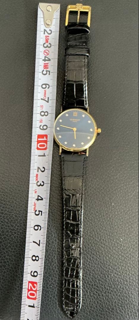 s*M様 未使用！本物保証 K18/750刻印有り！ダイヤ11P GIVENCH