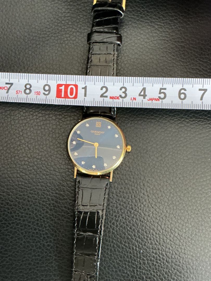 s*M様 未使用！本物保証 K18/750刻印有り！ダイヤ11P GIVENCH