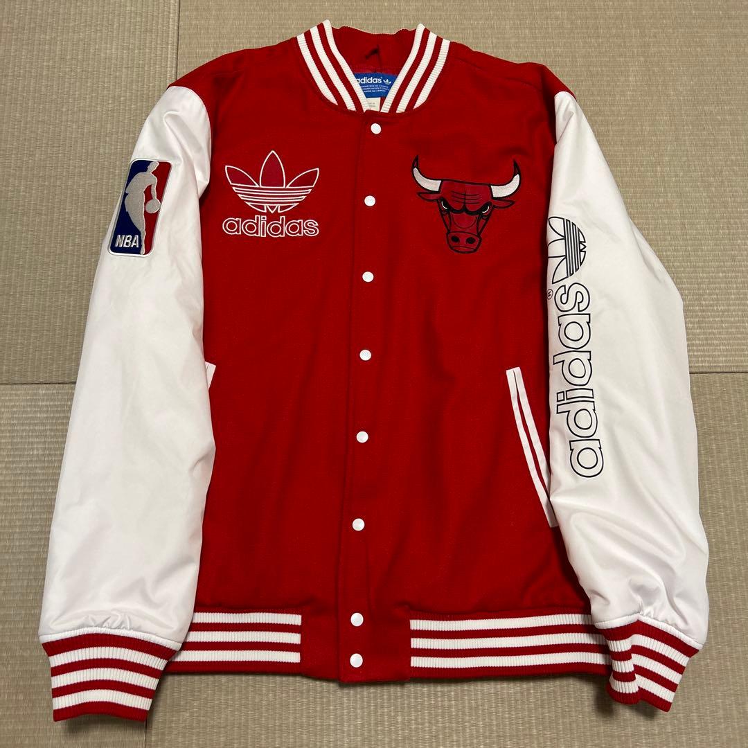 k*N様 アディダス　スタジャン　赤白BULLS NBAナイロン
