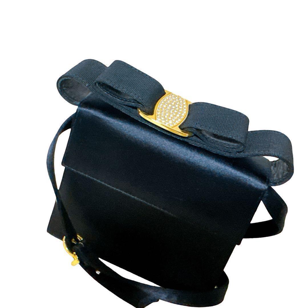 ★★★様 フェラガモ ヴァラリボン ブラック 金具 ビジュー バッグ