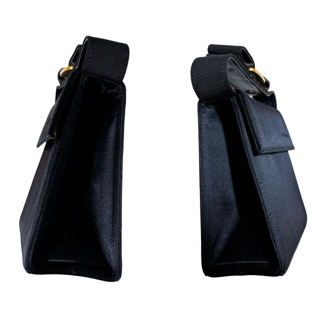 ★★★様 フェラガモ ヴァラリボン ブラック 金具 ビジュー バッグ