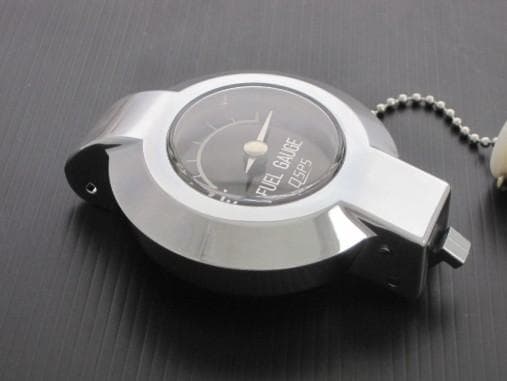 新品 GT380 GT550 ゲージ付 タンク キャップ ブラック