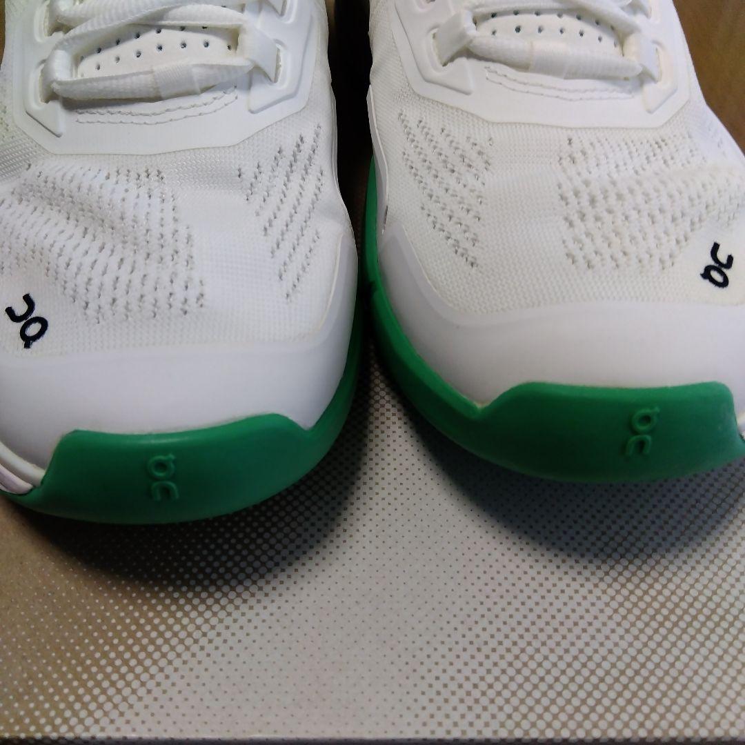 新品On ロジャープロ ホワイト/グリーン２７センチ